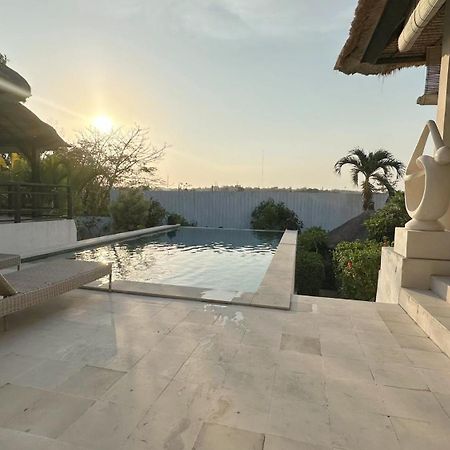 Villa Michiko Uluwatu Екстериор снимка